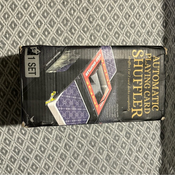 AUTOMATIC PLAYING CARD SHUFFLER - Picture 2 of 4